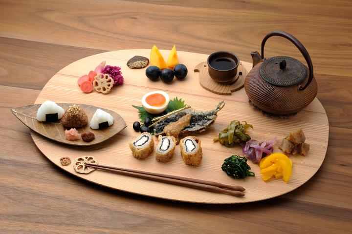 毎日の食卓に奈良の木を。フードコーディネーターが語る、木の食器の魅力と使い方。