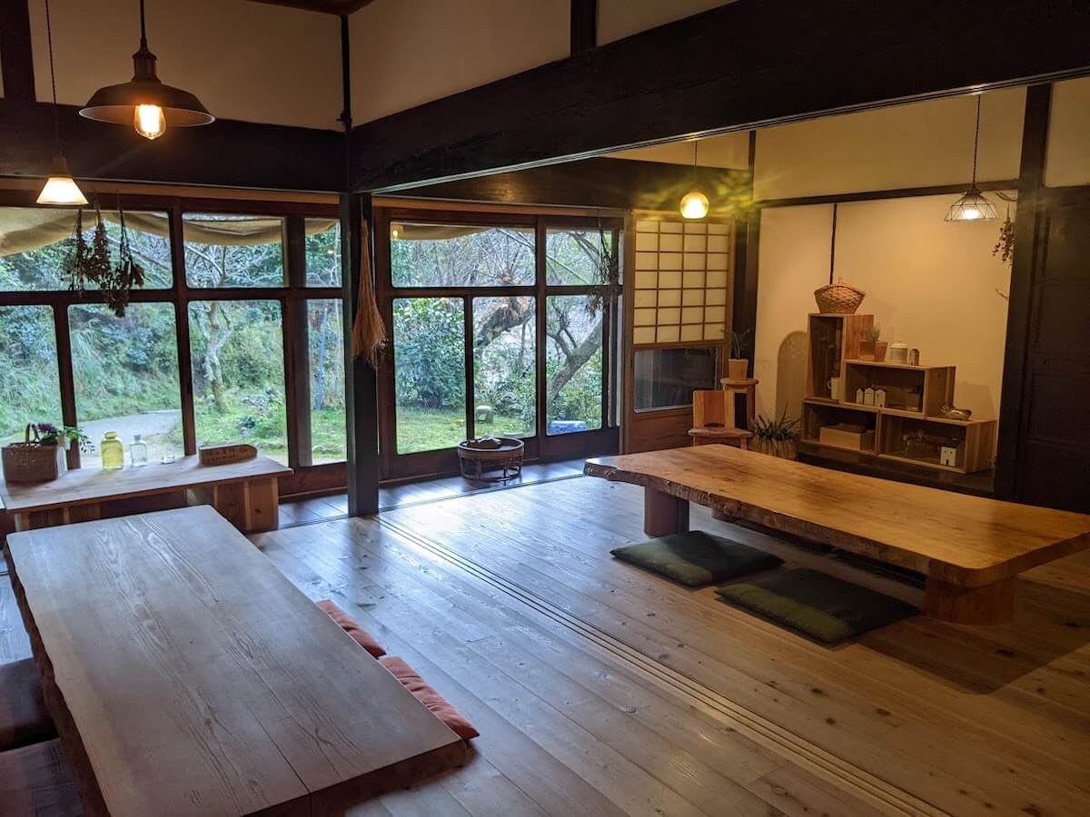 木の温もり溢れる空間で癒しのひとときを。奈良の木を使ったおすすめカフェまとめ