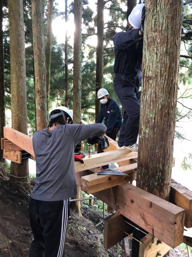 吉野杉のツリーハウスで地域活性を。近畿大学「TSURiHA」メンバーに聞く、町と奈良の木の魅力