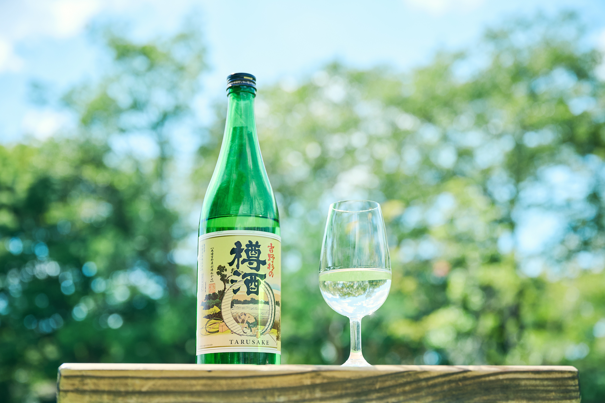 吉野杉が香る日本酒。長年愛されてきた『長龍酒造』の樽酒と吉野の林業のつながり