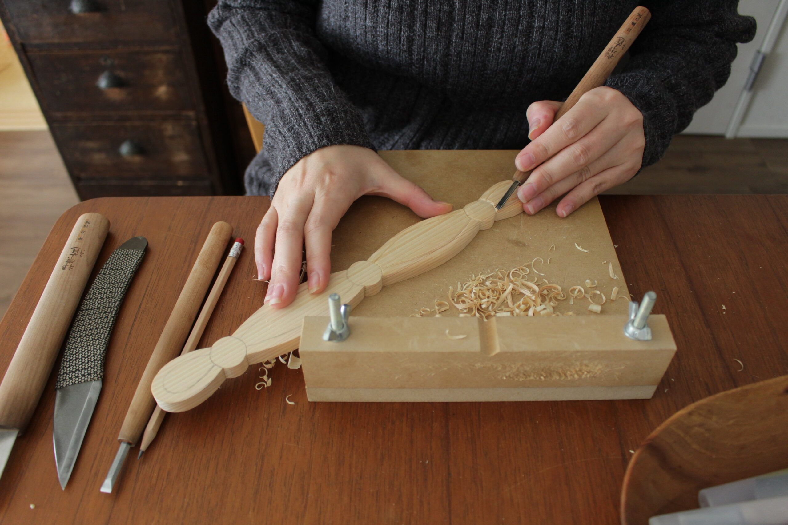 木工作家・曽山瑛里子さんが吉野桧で作る部屋を彩る小さな木のインテリア