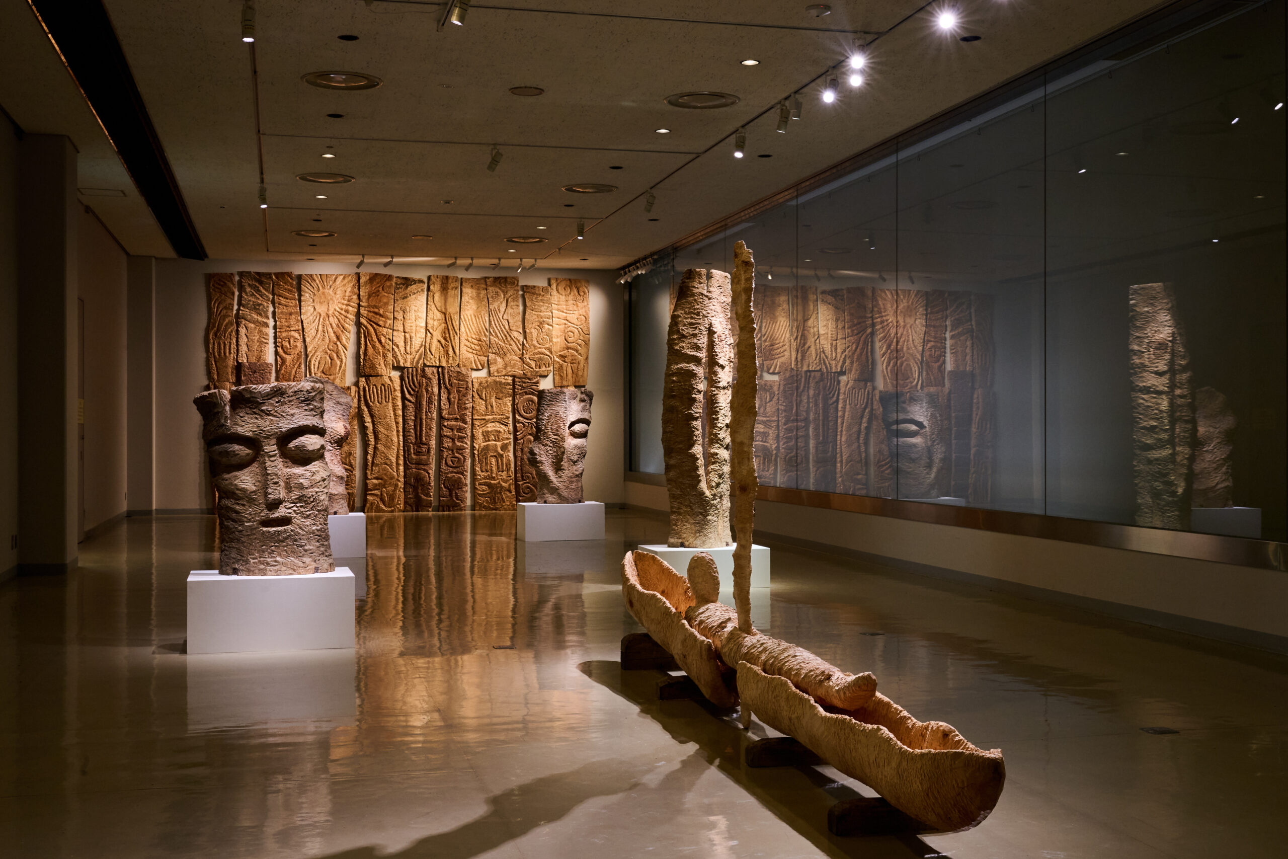 奈良県立美術館で開催中！奈良ゆかりの現代作家展「安藤榮作 ―約束の船―」から見る吉野材の文化的な広がり