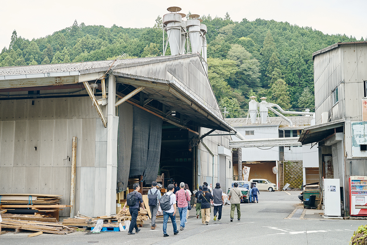 三⼾なつめさんと歩く、木のまち吉野を五感で感じた『よしのウッドフェス2025』レポート
