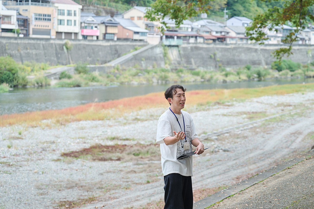 三⼾なつめさんと歩く、木のまち吉野を五感で感じた『よしのウッドフェス2025』レポート