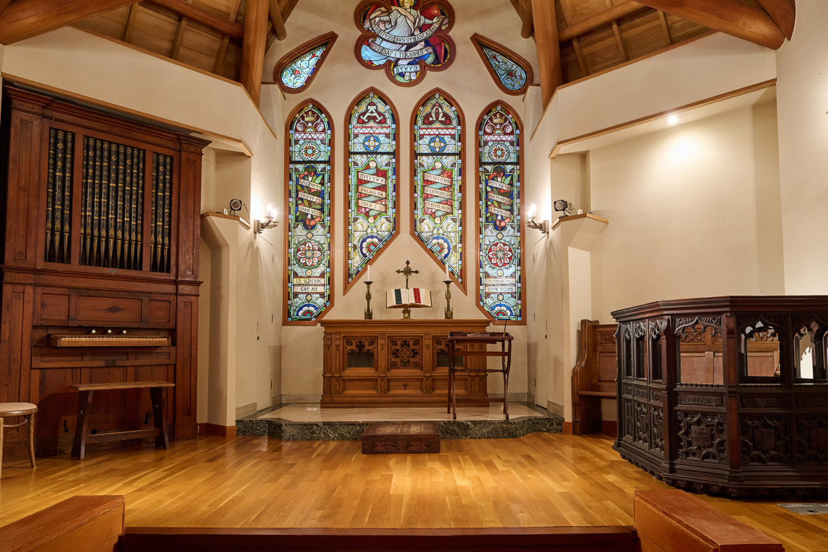 格調高き近代建築『奈良ホテル』ーー吉野杉と光に包まれる祈りのチャペル