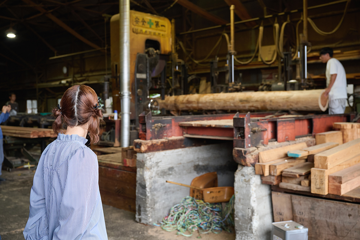 三⼾なつめさんと歩く、木のまち吉野を五感で感じた『よしのウッドフェス2025』レポート
