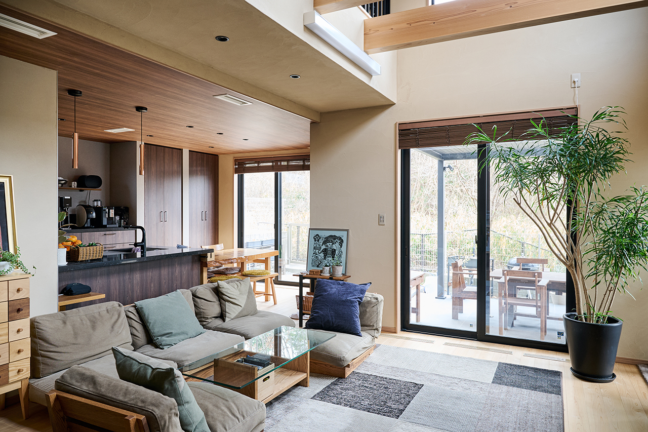 奈良の木と暮らす選択。こだわりを重ねた“建て替え”で見つけた住まいの心地よさとは？