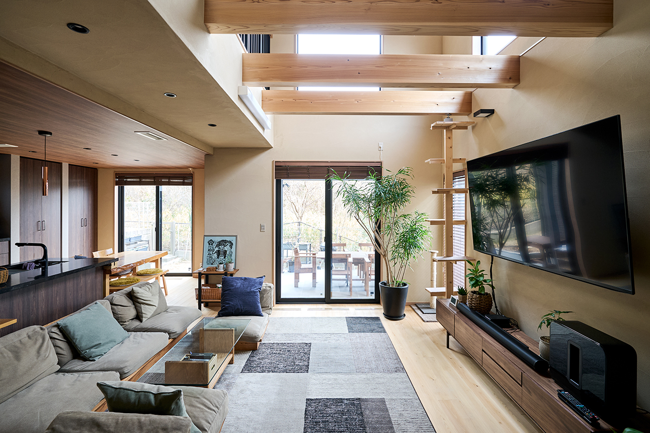 奈良の木と暮らす選択。こだわりを重ねた“建て替え”で見つけた住まいの心地よさとは？